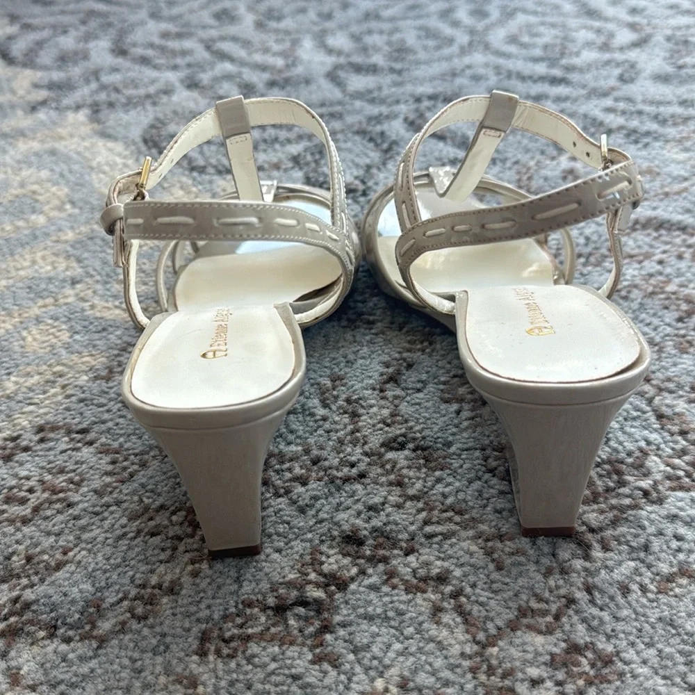ETIENNE AIGNER Vintage Mirage T-Strap Patent Wedge Sandals Stone 9.5